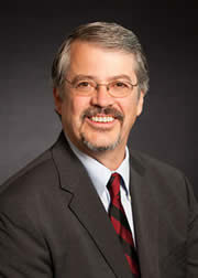 ˼��ȫ�򸱿�������Ӌ����ϯ���g��Lew Tucker